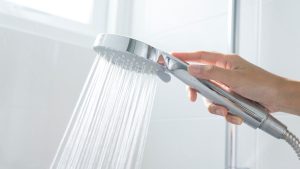 mandi air panas atau dingin lebih baik