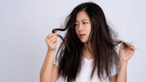 rambut terasa kasar setelah mandi